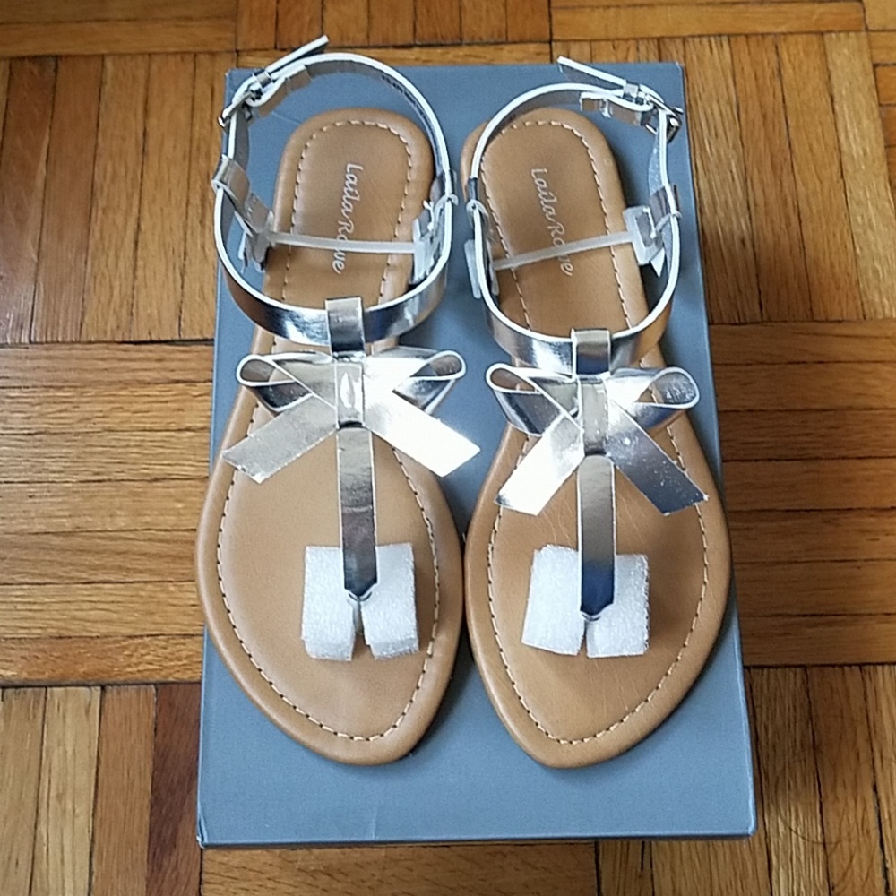 Laila Rowe Metallic Faux Leather w/Bow Sandals